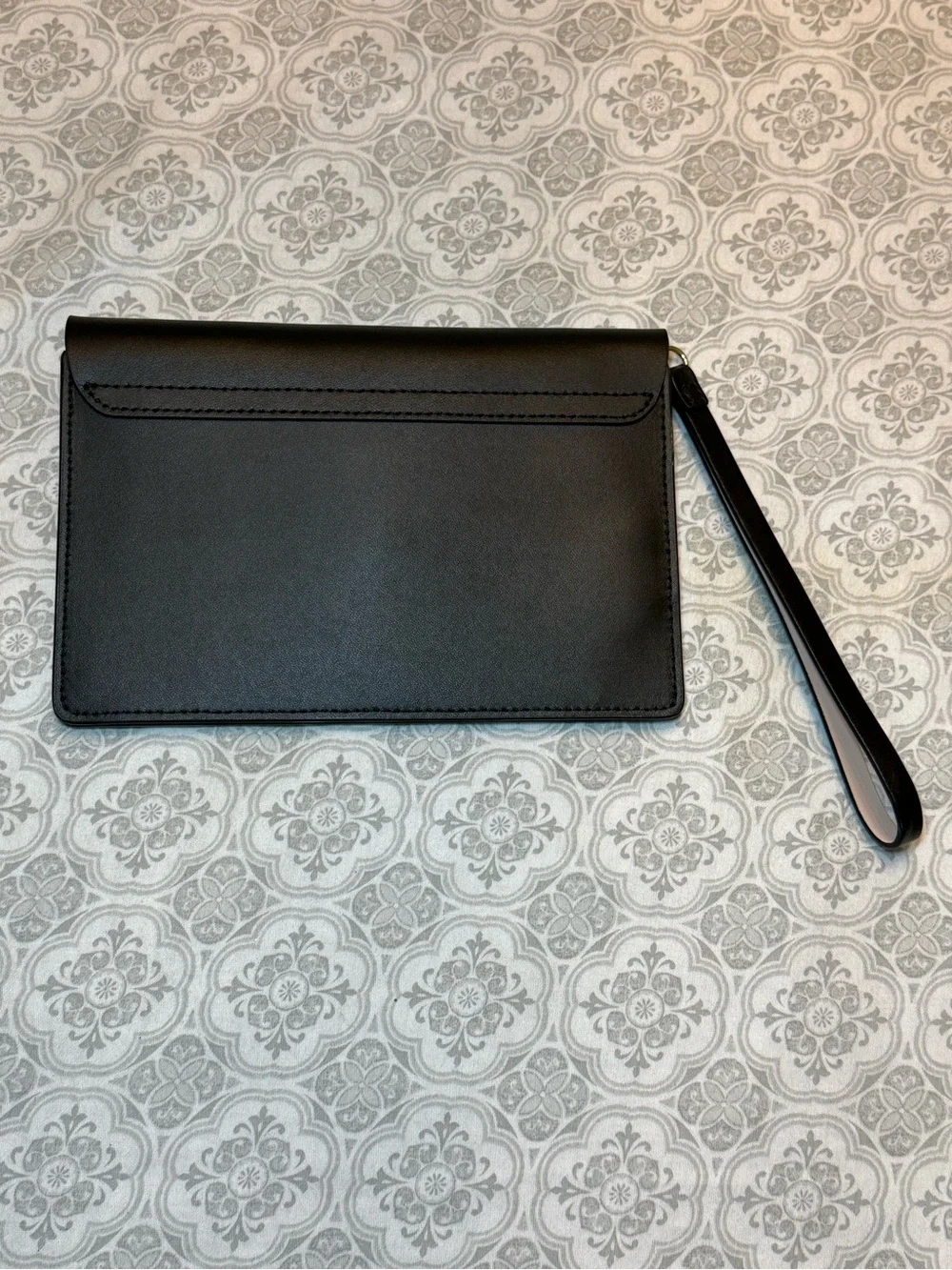 Kate Spade *Mollie* Putnam Drive Wristlet